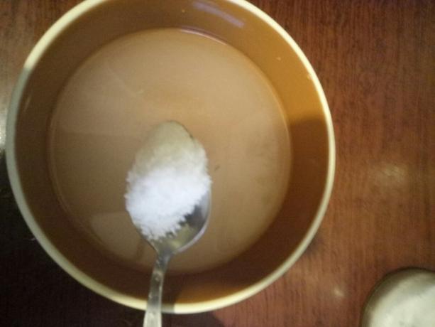 مطلوب 2 ملعقة شاي من الملح.