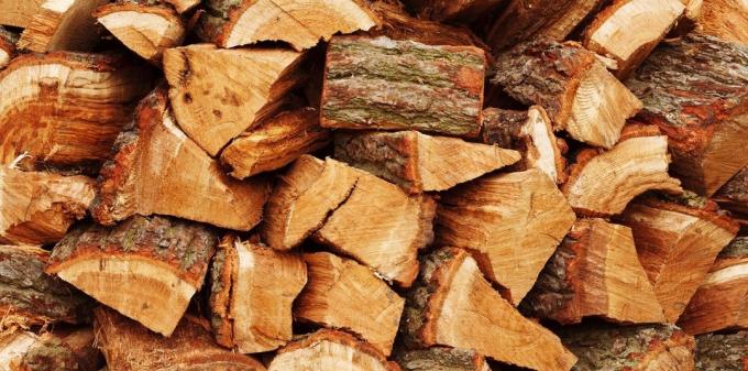 خشب البلوط هو عادة ما تكون أكثر تكلفة من كل الآخرين