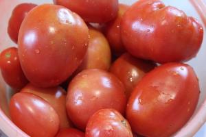 5 نظرة عامة على أصناف من الطماطم الكبيرة وحمي. أفضل الدرجات